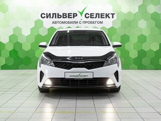 2021 Kia Rio IV Рестайлинг, белый, 1420000 рублей, вид 3