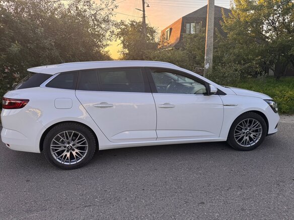 2019 Renault Megane IV, белый, 1750000 рублей - вид 3