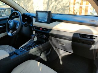 2022 Toyota Yaris IV, красный, 2300000 рублей, вид 5