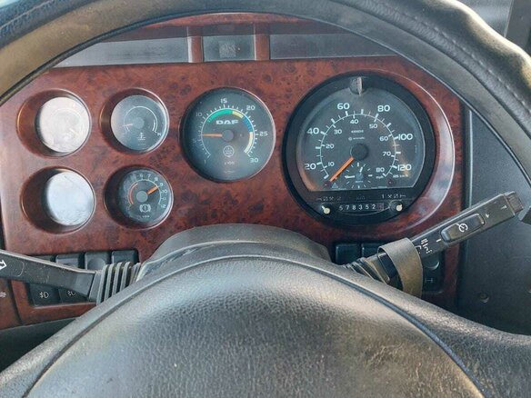 2002 DAF 95XF, белый, 838675 рублей - вид 10