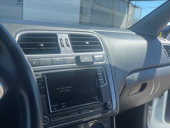 2018 Volkswagen Polo V Рестайлинг, белый, 1600000 рублей - вид 5
