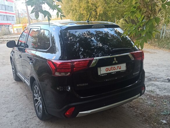 2016 Mitsubishi Outlander III Рестайлинг 2, чёрный, 2000000 рублей - вид 10