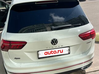2020 Volkswagen Tiguan II Рестайлинг, белый, 3500000 рублей, вид 3