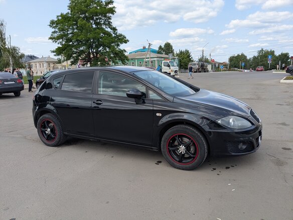 2011 SEAT Leon II Рестайлинг, чёрный, 870000 рублей - вид 2