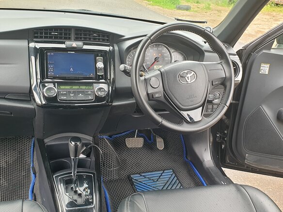 2015 Toyota Corolla Fielder XI (E160, E170, E180) Рестайлинг 1, чёрный, 1600000 рублей - вид 13