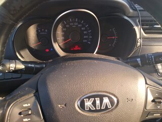 2014 Kia Rio III, бежевый, 800000 рублей, вид 2