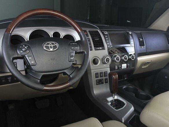 2013 Toyota Sequoia II, чёрный - вид 6
