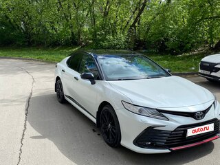 2021 Toyota Camry VIII (XV70) Рестайлинг, белый, 2900000 рублей, вид 3
