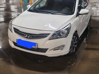 2015 Hyundai Solaris I Рестайлинг, белый, 800000 рублей, вид 1
