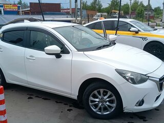 2017 Mazda Demio IV (DJ), белый, 950000 рублей, вид 3