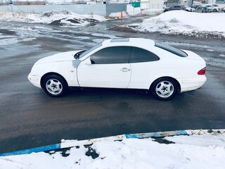1998 Mercedes-Benz CLK-Класс 200 I (W208), чёрный, 350000 рублей, вид 4