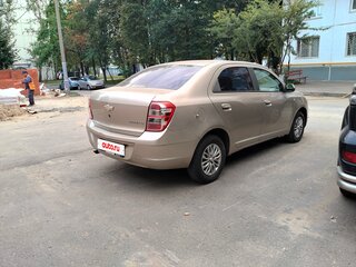 2013 Chevrolet Cobalt II, бежевый, 600000 рублей, вид 2