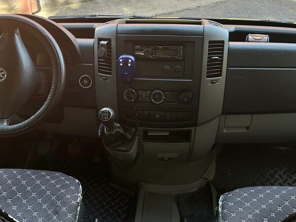 2013 Volkswagen Crafter, жёлтый, 3500000 рублей - вид 6