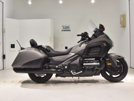 2017 Honda GL 1800 Gold Wing, серый, 1600000 рублей, вид 1