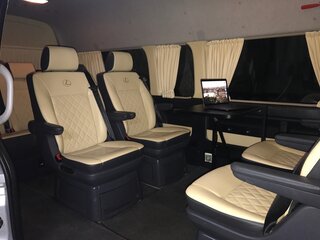 2014 Toyota HiAce H200 Рестайлинг, серебристый, 6000000 рублей, вид 2