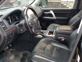 2018 Toyota Land Cruiser 200 Series Рестайлинг 2, чёрный, 6000000 рублей, вид 5