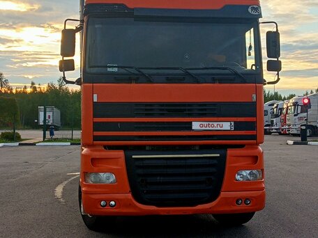 1998 DAF XF 95, красный, 3300000 рублей, вид 1