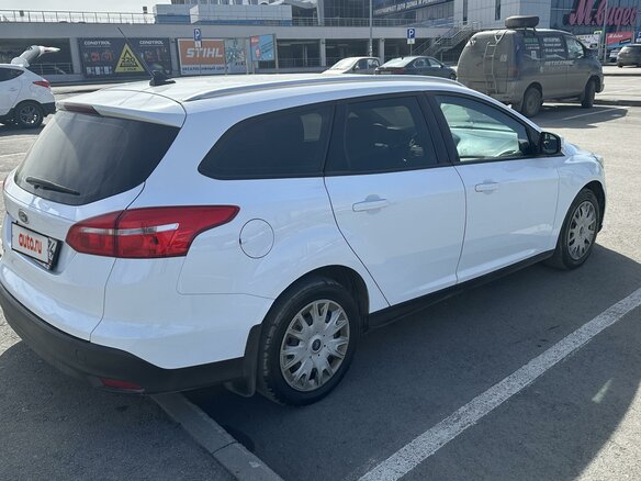 2018 Ford Focus III Рестайлинг, белый, 1500000 рублей - вид 3