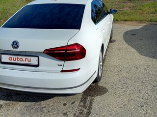 2016 Volkswagen Passat (North America and China) I Рестайлинг, белый, 1750000 рублей, вид 3