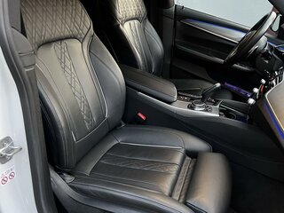 2019 BMW 6 серии Gran Turismo 640d xDrive IV (G32), белый, 4000000 рублей, вид 4