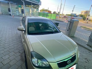 2010 Kia Rio II Рестайлинг, бежевый, 550000 рублей, вид 2