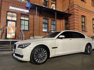 2011 BMW 7 серии Long 750Li xDrive V (F01/F02/F04), белый, 2790000 рублей, вид 3