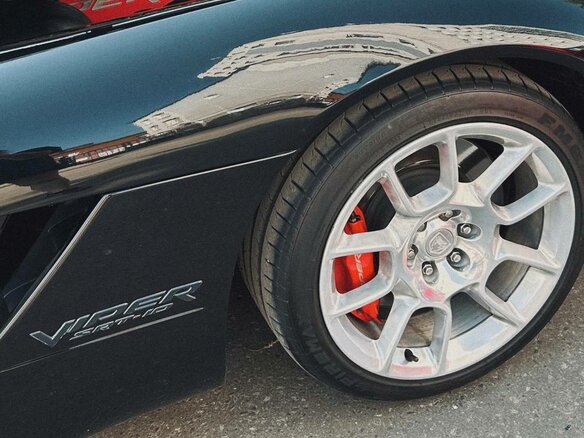 2005 Dodge Viper SRT-10 III, чёрный - вид 12