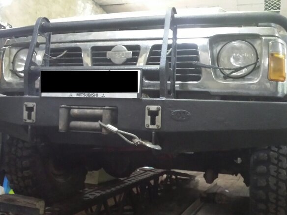 1991 Nissan Patrol IV (Y60), белый - вид 3