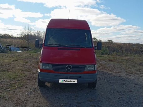 1997 Mercedes-Benz Sprinter Classic, красный, 900000 рублей, вид 2