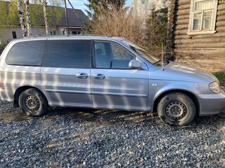 2003 Kia Carnival I Рестайлинг, серебристый, 600000 рублей, вид 2