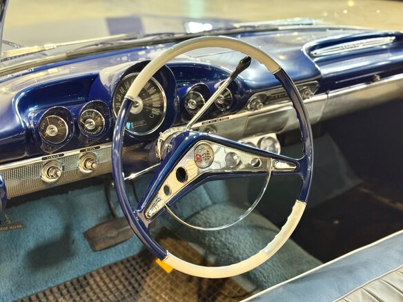 1960 Chevrolet Impala II, синий, 7800000 рублей - вид 13