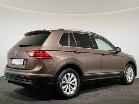 2018 Volkswagen Tiguan II, коричневый, 1730000 рублей, вид 5