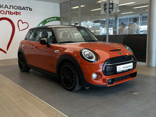 2019 Mini Hatch Cooper S III (F55/F56) Рестайлинг, оранжевый, 2800000 рублей, вид 3