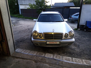 1997 Mercedes-Benz E-Класс 230 II (W210, S210), серебристый, 999000 рублей, вид 2