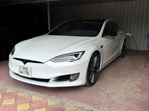 2017 Tesla Model S 75 I Рестайлинг, белый, 4200000 рублей