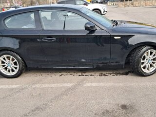 2010 BMW 1 серии 116i I (E81/E82/E87/E88) Рестайлинг, чёрный, 725000 рублей, вид 3