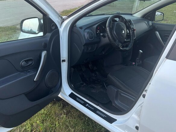 2014 Renault Logan II, белый, 370000 рублей - вид 3