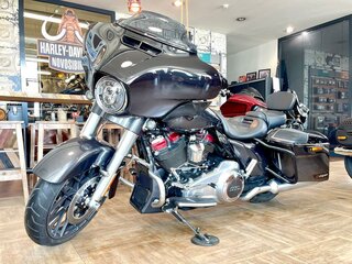 2020 Harley-Davidson CVO Street Glide, серый, 3050000 рублей, вид 1