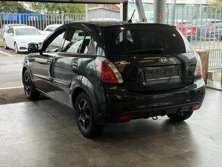 2011 Kia Rio II Рестайлинг, чёрный, 510000 рублей, вид 5