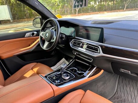 2020 BMW X7 40i I (G07), белый, 6500000 рублей, вид 5