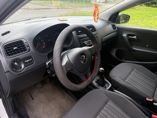 2015 Volkswagen Polo V Рестайлинг, серебристый, 800000 рублей, вид 5