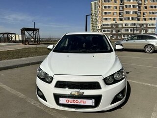 2014 Chevrolet Aveo II, белый, 900000 рублей, вид 1