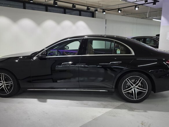 2025 Mercedes-Benz E-Класс 300 VI (W214, S214), чёрный - вид 5