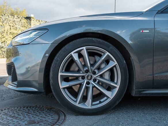 2021 Audi A7 55 TFSI II (4K), серый, 6290000 рублей - вид 5