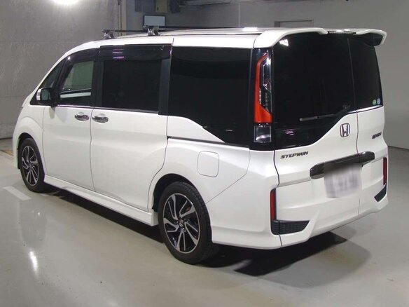 2017 Honda Stepwgn Spada V, белый, 1480008 рублей - вид 3