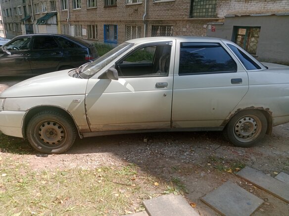 2004 Lada (ВАЗ) 2110, серебристый, 140000 рублей - вид 4