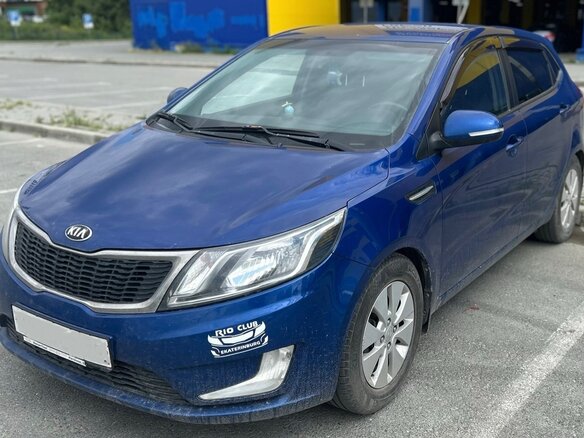 2013 Kia Rio 5-speed III, синий, 825000 рублей