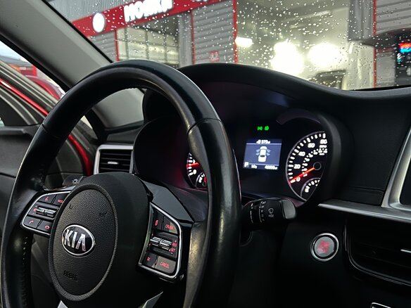 2019 Kia Optima IV Рестайлинг, красный, 2200000 рублей - вид 13