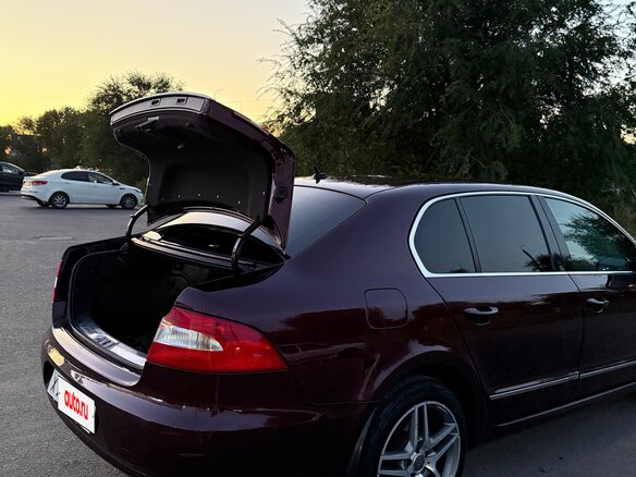 2010 Skoda Superb II, пурпурный, 950000 рублей - вид 3