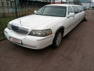 2004 Lincoln Town Car III Рестайлинг, белый, 420000 рублей, вид 2
